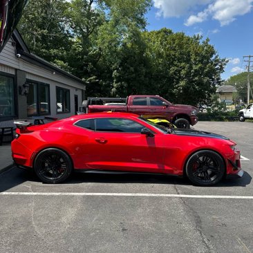 Used 2019 Chevrolet Camaro ZL1 image 2