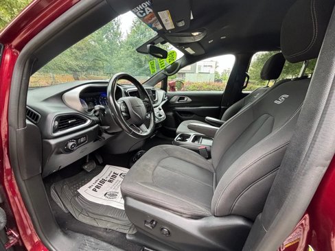 Used 2019 Chrysler Pacifica Touring Plus w/ S Appearance Package image 19