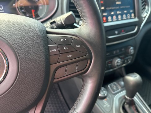 Used 2019 Jeep Cherokee Trailhawk w/ Comfort/Convenience Group image 19