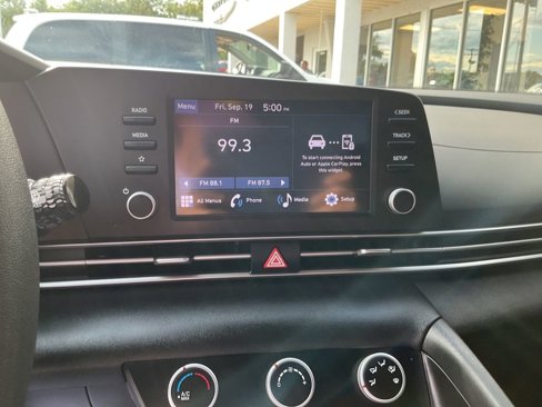 Used 2024 Hyundai Elantra SE image 20