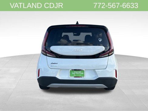 Used 2023 Kia Soul LX w/ LX Technology Package image 8