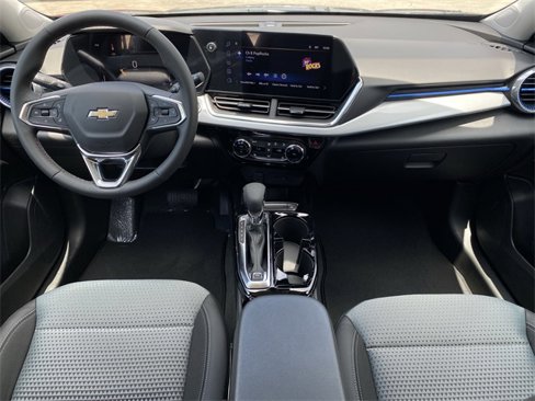 New 2025 Chevrolet Trax LT w/ Driver Confidence Package image 13