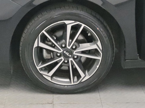 Used 2023 Kia Forte LXS image 31