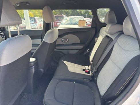 Used 2016 Kia Soul + image 20