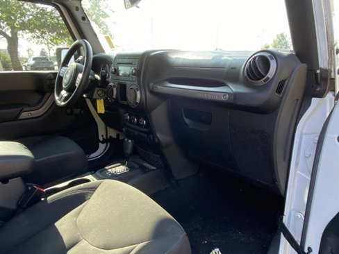 Used 2015 Jeep Wrangler Unlimited Sport image 24