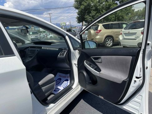 Used 2012 Toyota Prius Plug-In Hybrid image 14