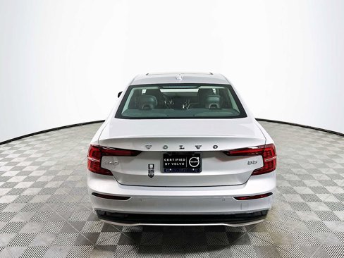 Certified 2025 Volvo S60 B5 Core image 6