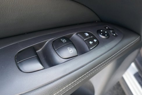 Used 2019 Nissan Pathfinder SV image 25