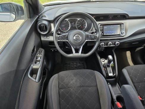 Used 2019 Nissan Kicks S image 17