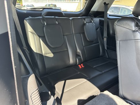 Used 2023 Ford Explorer XLT w/ Equipment Group 202A image 18