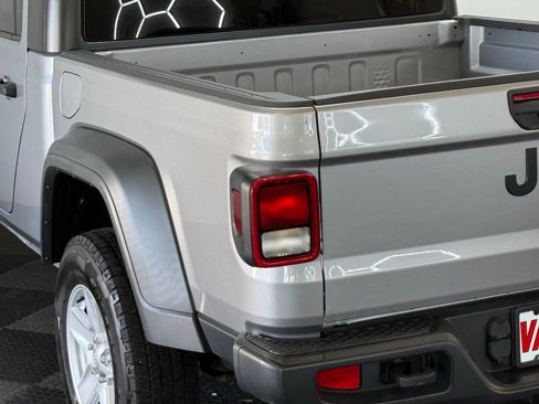 Used 2020 Jeep Gladiator Sport w/ Quick Order Package 24S image 7