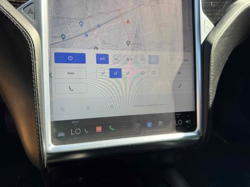 Used 2016 Tesla Model S 60D image 22