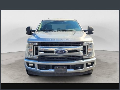 Used 2019 Ford F250 XLT w/ XLT Value Package image 4