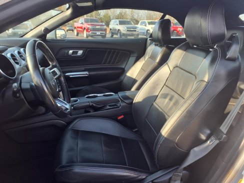 Used 2022 Ford Mustang Premium image 21
