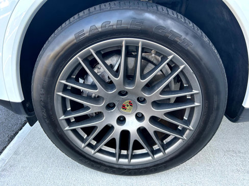 Used 2017 Porsche Cayenne Platinum Edition image 29