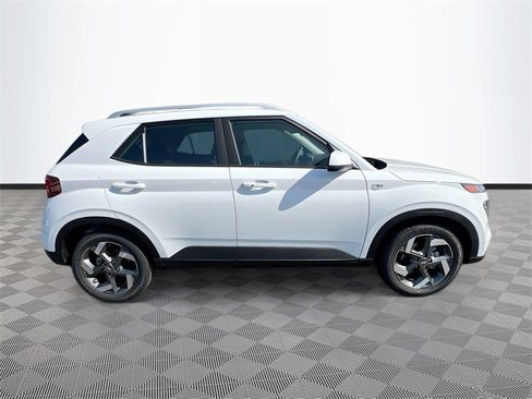 New 2025 Hyundai Venue SEL image 8