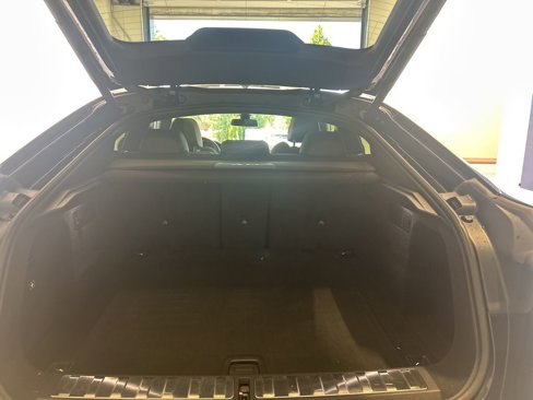 Used 2022 BMW X6 xDrive40i w/ M Sport Package image 15