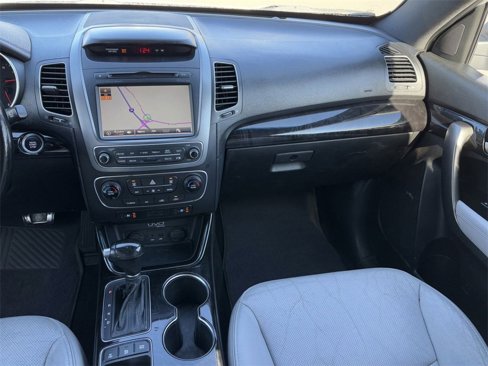 Used 2014 Kia Sorento SX image 19