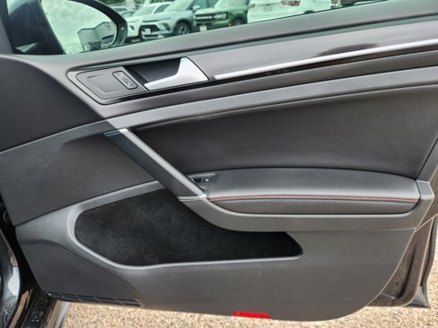 Used 2017 Volkswagen GTI Autobahn image 18