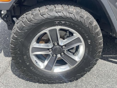 Used 2020 Jeep Wrangler Unlimited Sahara image 31