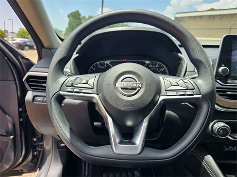 Used 2023 Nissan Altima 2.5 SV image 19