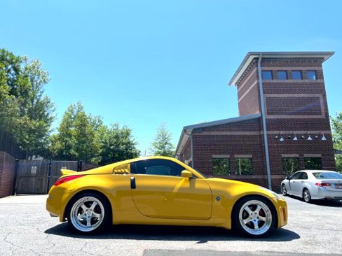 Used 2005 Nissan 350Z Touring w/ (N93) Cargo Convenience Pkg image 10