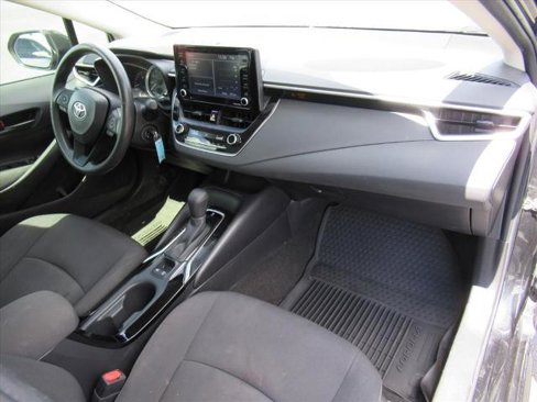 Used 2022 Toyota Corolla LE image 12