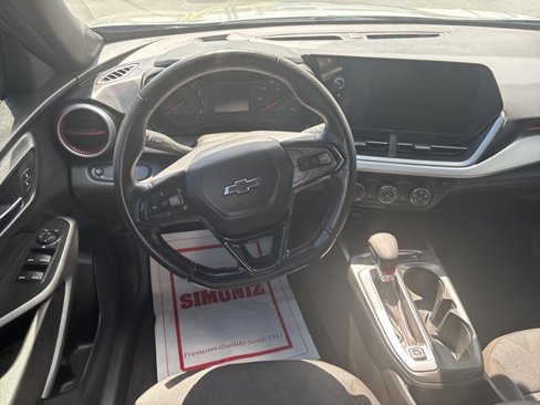 Used 2024 Chevrolet Trax RS w/ Sunroof Package image 23