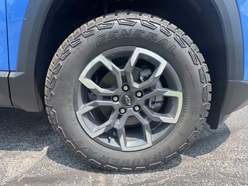 New 2026 Chevrolet Equinox ACTIV w/ Convenience Package III image 9