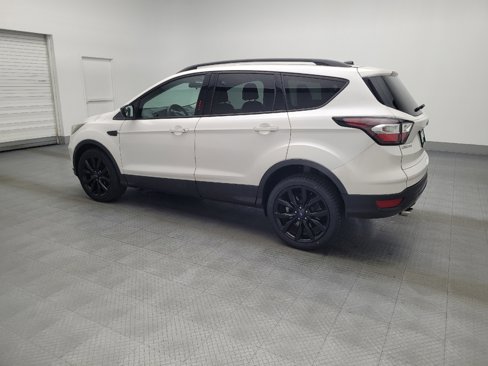 Used 2017 Ford Escape SE w/ SE Sport Appearance Package image 3