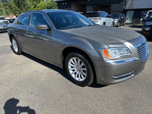 Used 2011 Chrysler 300 Touring image 1