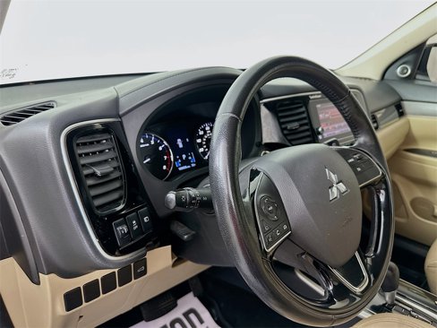 Used 2019 Mitsubishi Outlander SEL image 9