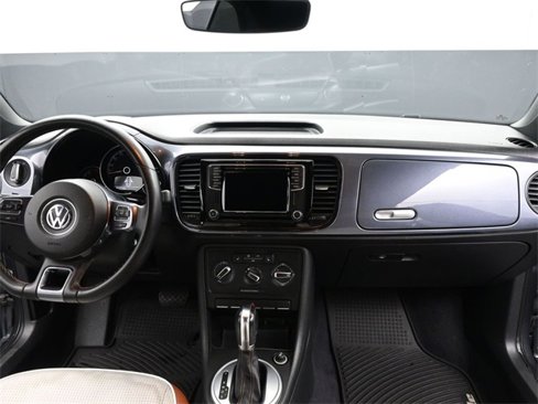 Used 2017 Volkswagen Beetle 1.8T Classic image 10