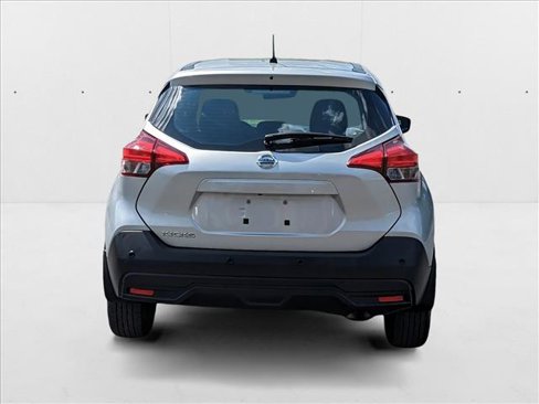 Used 2020 Nissan Kicks S image 7