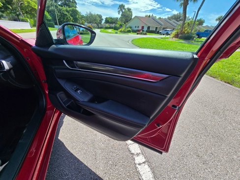 Used 2018 Honda Accord Sport image 39