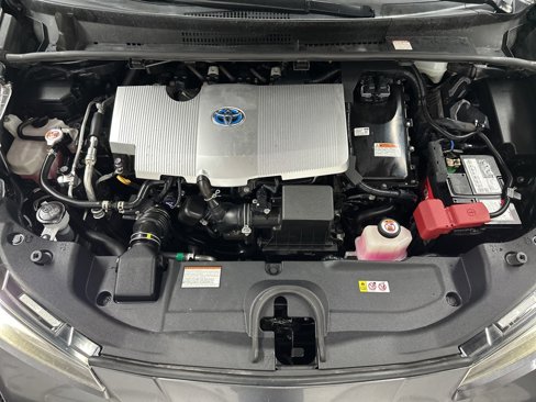 Used 2021 Toyota Prius LE image 33