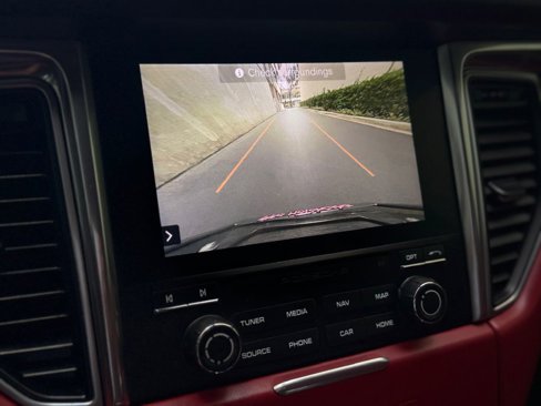 Used 2018 Porsche Macan S image 41