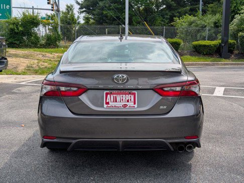 Certified 2021 Toyota Camry SE image 5