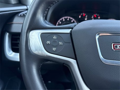 Used 2018 GMC Terrain SLE image 30