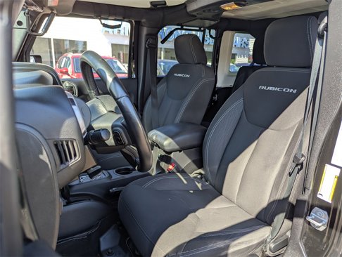 Used 2015 Jeep Wrangler Unlimited Rubicon w/ Connectivity Group image 22