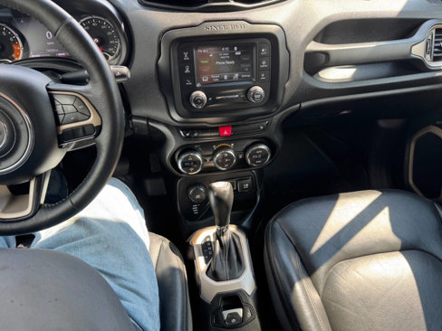 Used 2015 Jeep Renegade Limited image 17