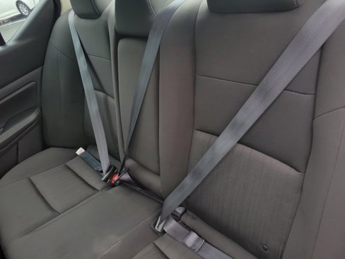 Used 2024 Nissan Altima 2.5 SV image 10
