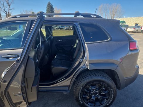 Used 2019 Jeep Cherokee Trailhawk image 21