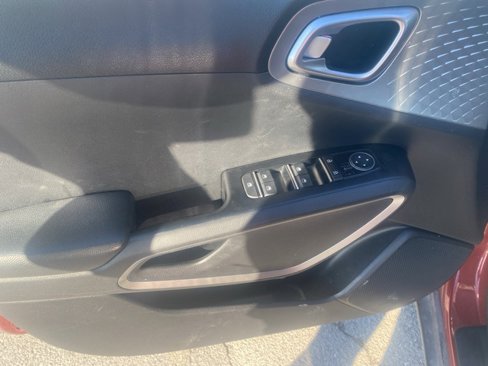 Used 2020 Kia Soul LX image 17