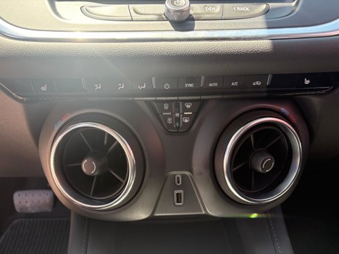 Used 2019 Chevrolet Blazer LT w/ Sound & Technology Package image 19