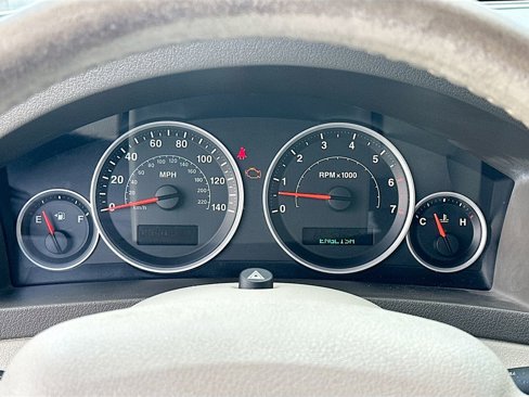 Used 2005 Jeep Grand Cherokee Limited image 12