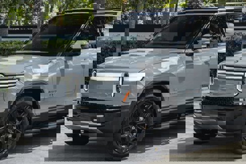 Used 2024 Rivian R1S Adventure image 2