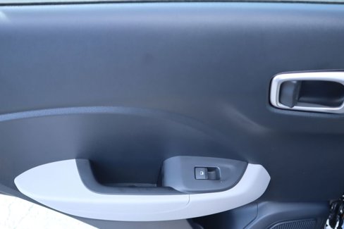 New 2025 Hyundai Venue SEL image 23
