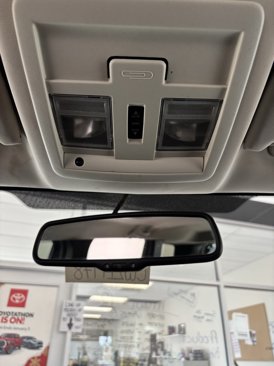 Used 2012 Jeep Liberty Limited Jet w/ Comfort/Convenience Group image 18