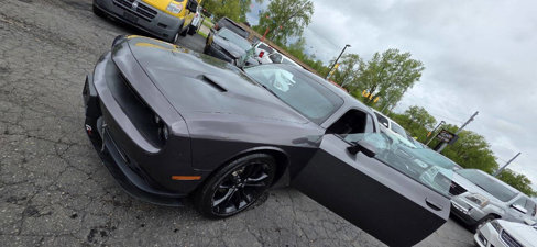 Used 2018 Dodge Challenger SXT w/ Blacktop Package image 17